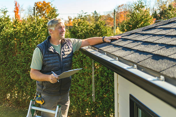 Professional Roofing technician working in Oakland, SC